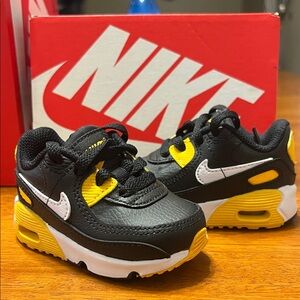Nike Kids Black and Yellow Sneakers with White Accents